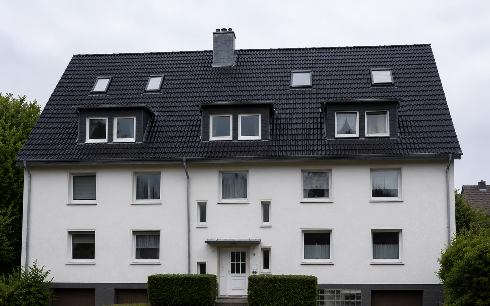 Dach nach Dachreinigung und Imprägnierung in Würzburg – sauber, gepflegt, geschützt